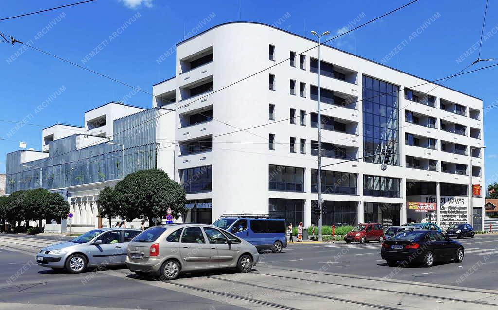 Épület - Debrecen - Elkészült a Párizsi Udvar első üteme 