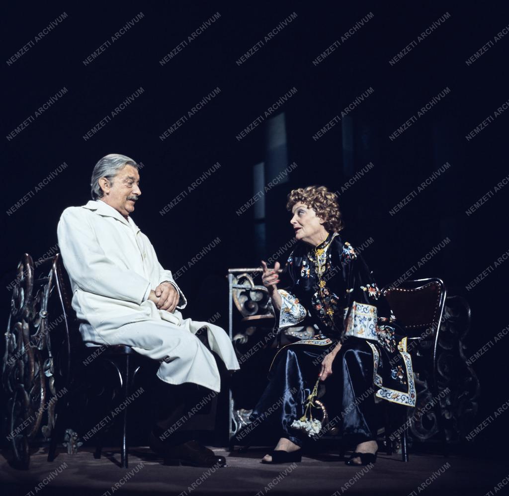 Kultúra - Alekszej Nyikolajevics Arbuzov: Kései találkozás című darabjának próbája a Madách Színház Kamaraszínházában