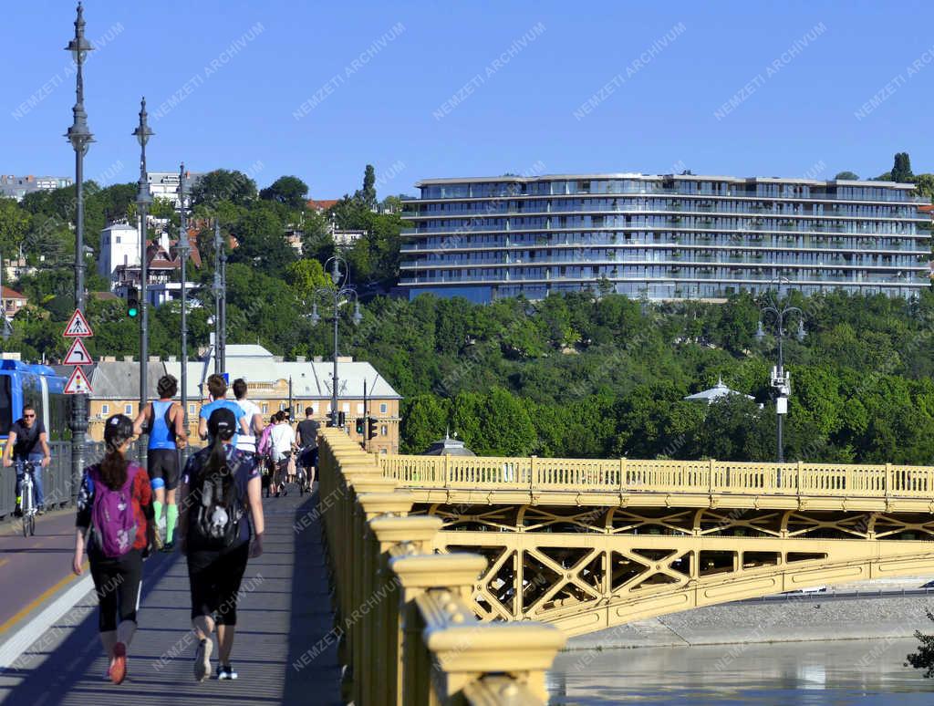 Városkép - Budapest - A Rózsadomb a Margit hídról