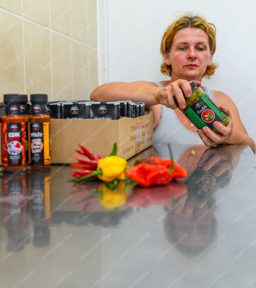 Élelmiszeripar - Tetétlen - Sárréti chilifarm