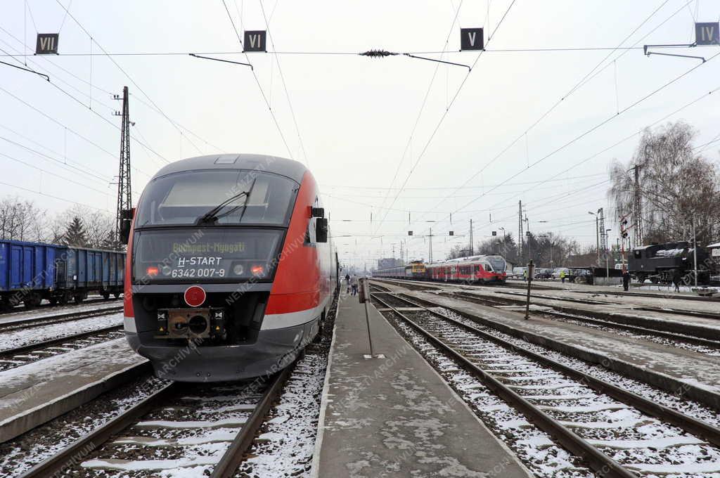 Közlekedés - Vác - Bombardier gyártmányú motorvonat