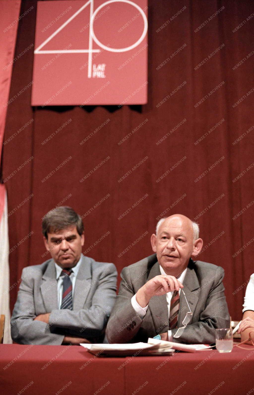 Külkapcsolat - Évforduló - Jerzy Urban sajtótájékoztatója