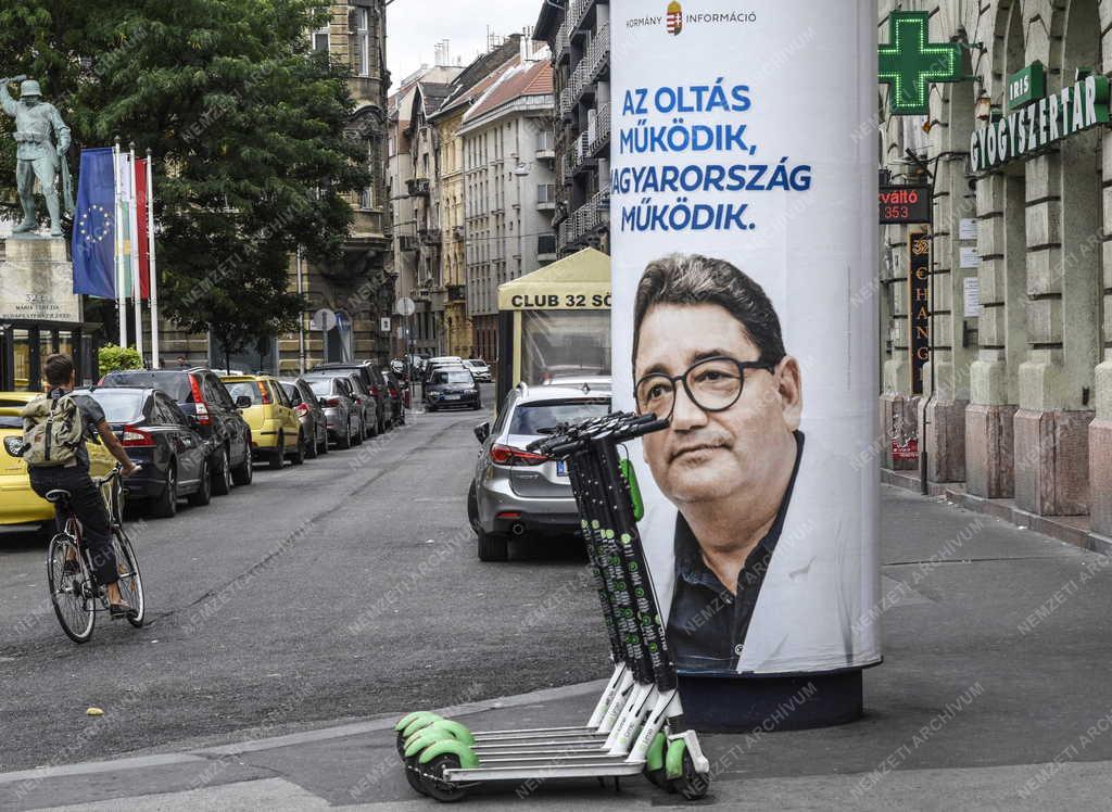 Egészségügy - Covid elleni oltást népszerűsítő plakát