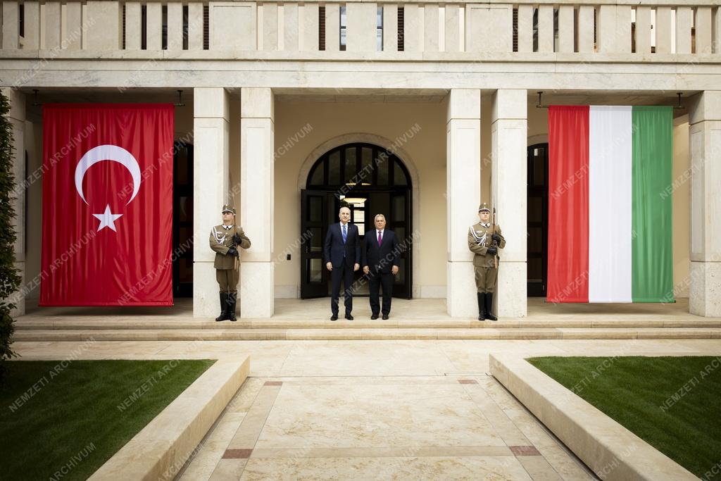Orbán Viktor fogadta a török parlament elnökét