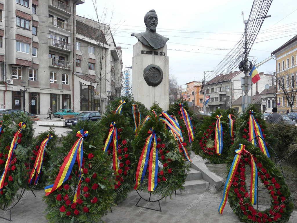 Kolozsvár - Cuza fejedelem szobra