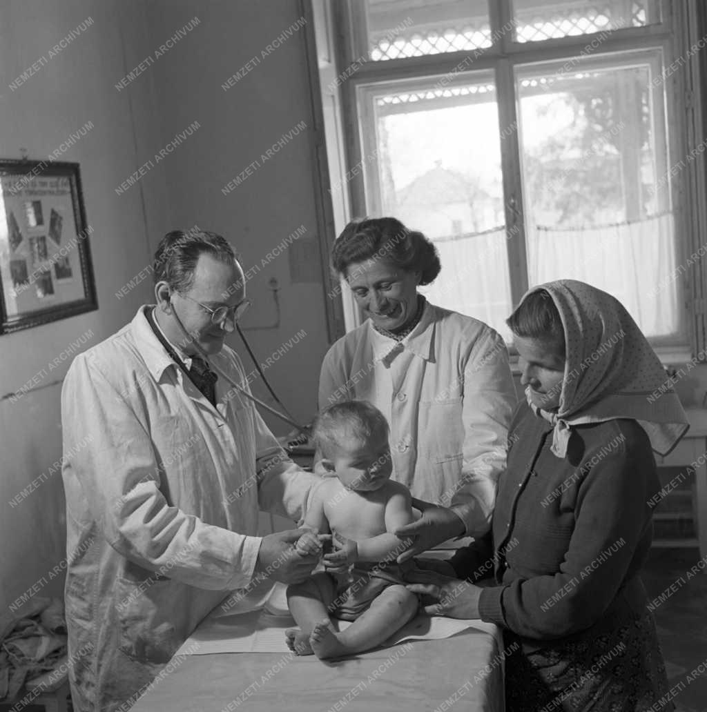 Egészségügy - Szabó Etelka Kossuth-díjas védőnő