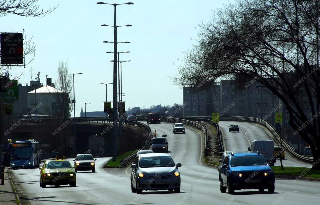 Közlekedés - Budapest - Az Árpád híd budai felüljárója