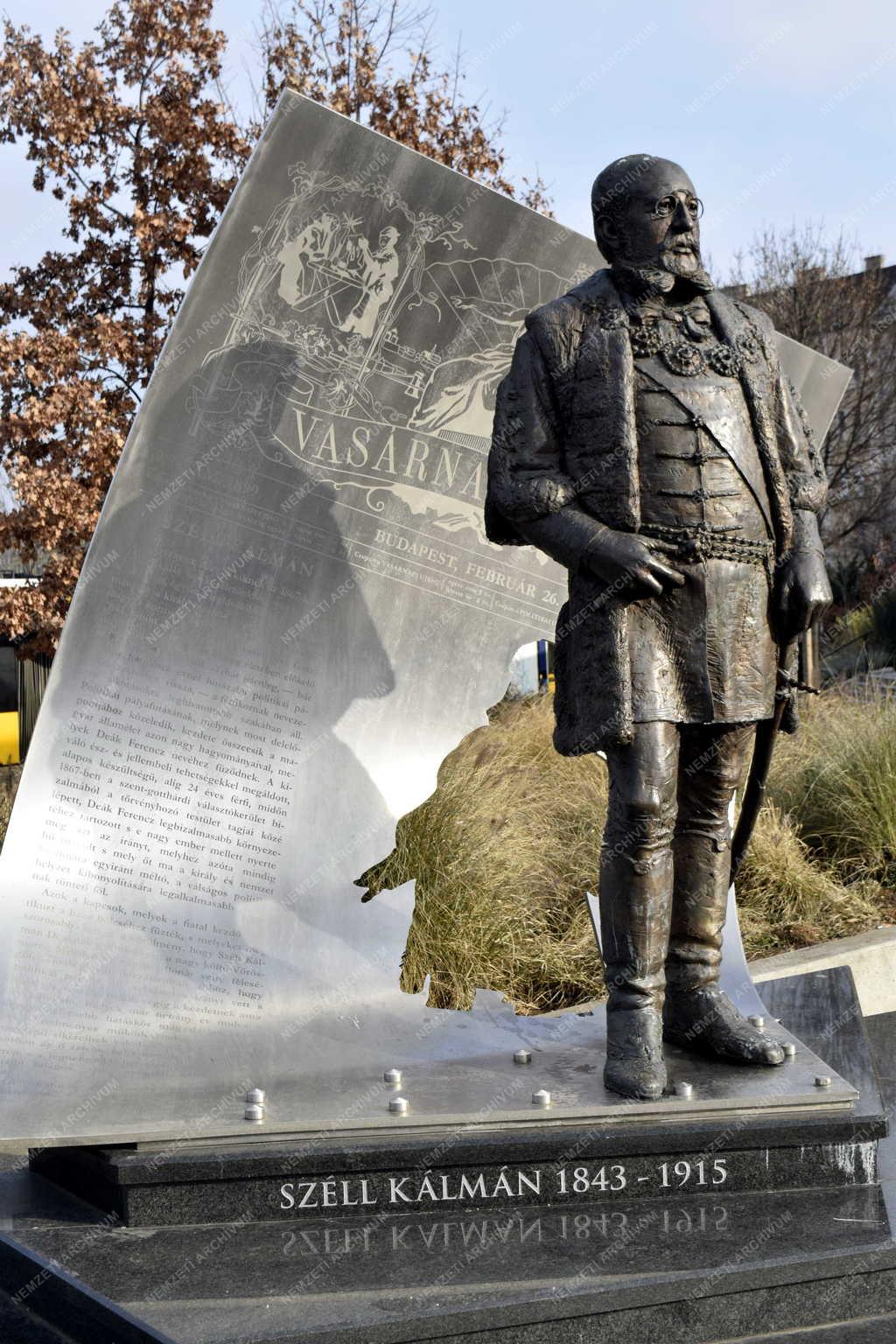 Kultúra - Budapest - Széll Kálmán bronzszobra  