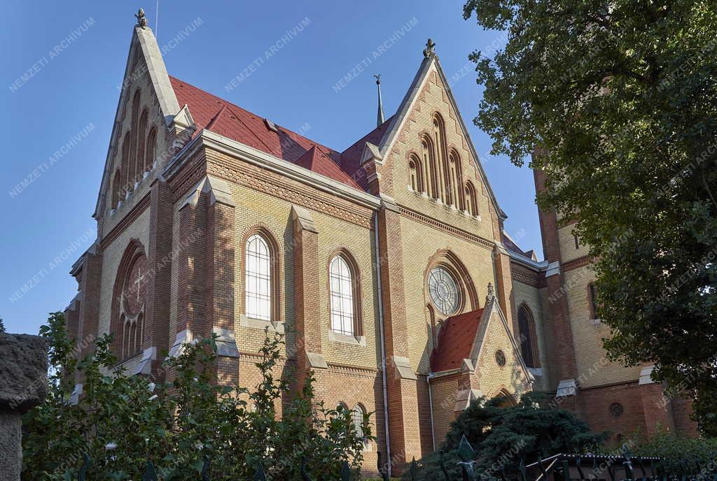 Egyház - Budapest - Kőbányai Református Egyházközség temploma