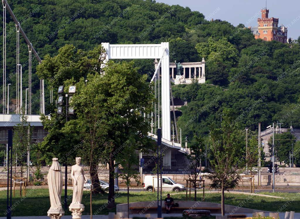 Budapest - Köztéri szobor