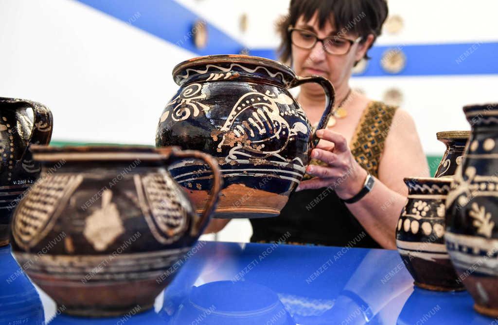 Népművészet - Debrecen - Kerámia kiállítás 