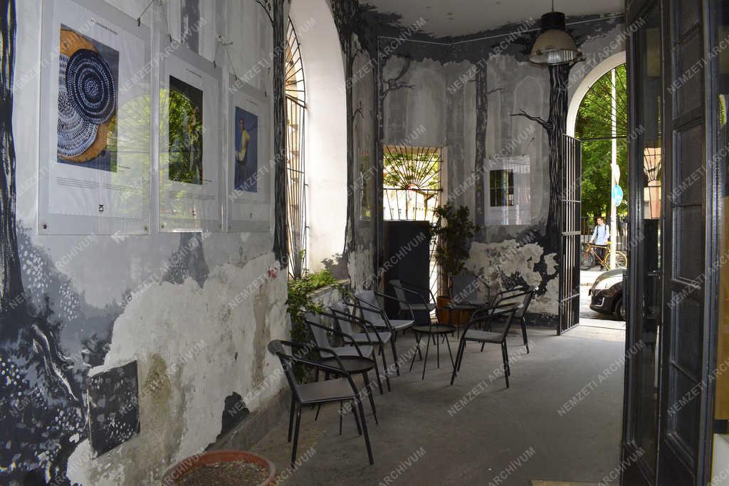 Művészet - Budapest -  K1 művészsarok a Dob utcában