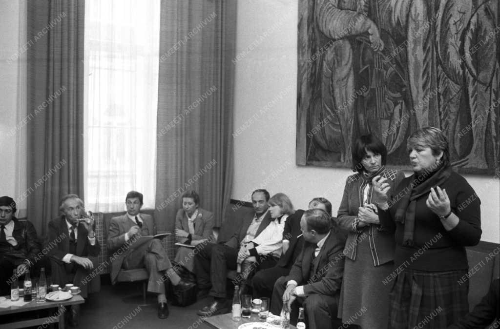 Kultúra - Színház - A Szovremennyik Színház vendégszereplése Magyarországon