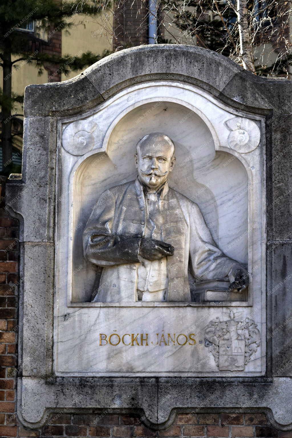 Városkép - Budapest - Böckh János okleveles bányamérnök, geológus domborműve