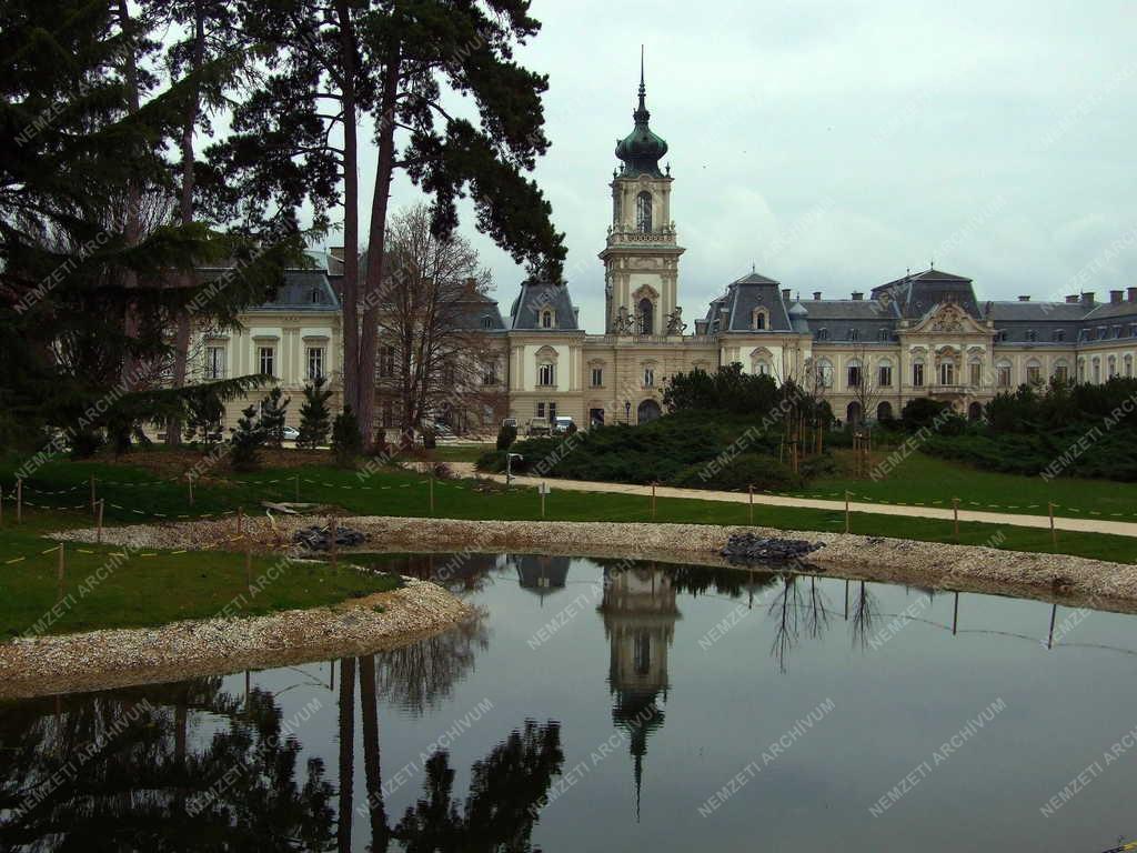 Park - Keszthely - Megújult a Festetics-kastély parkja