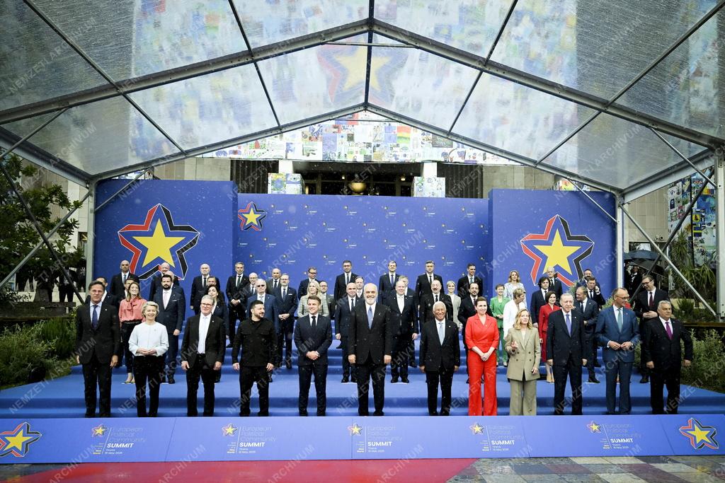 Az Európai Politikai Közösség csúcstalálkozója Tiranában