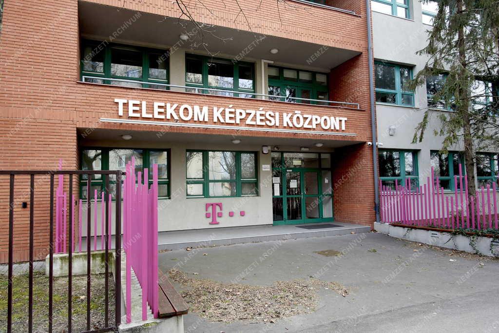 Távközlés - Oktatás - Telekom Képzési Központ