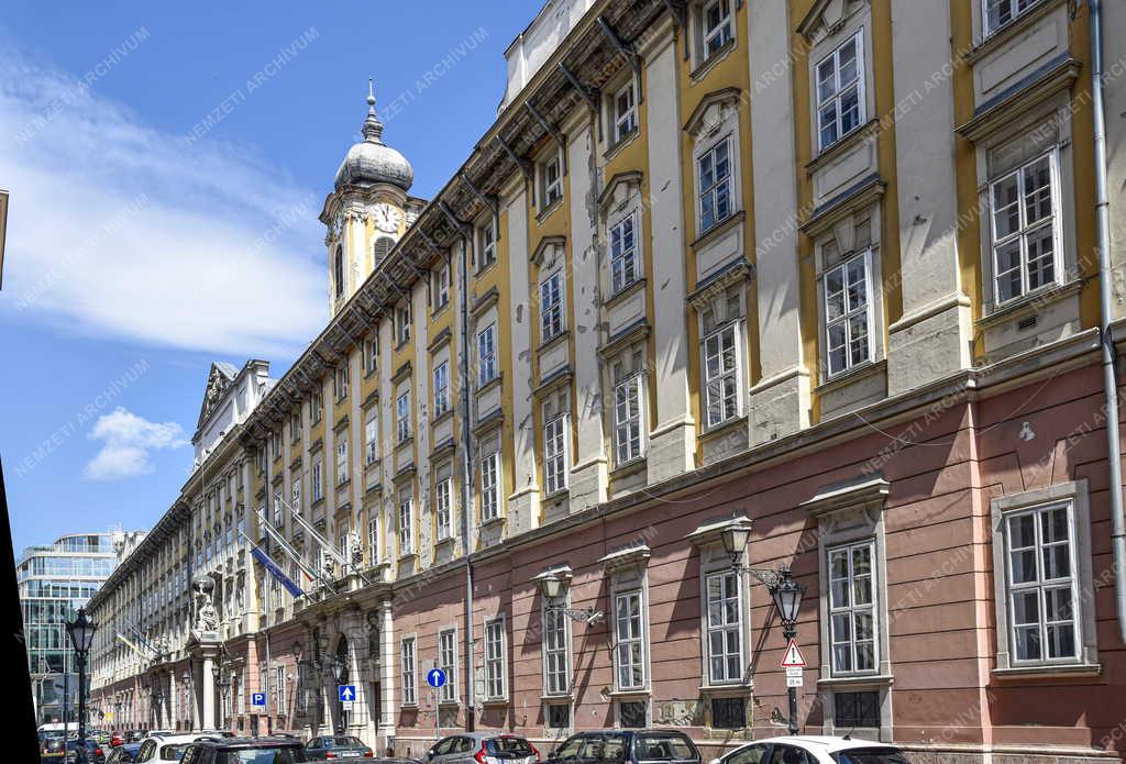 Közigazgatás - Budapest Főváros Önkormányzata Főpolgármesteri Hivatal