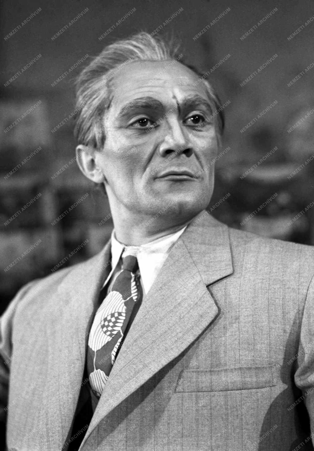 Kártyavár - bemutató a Pécsi Nemzeti Színházban