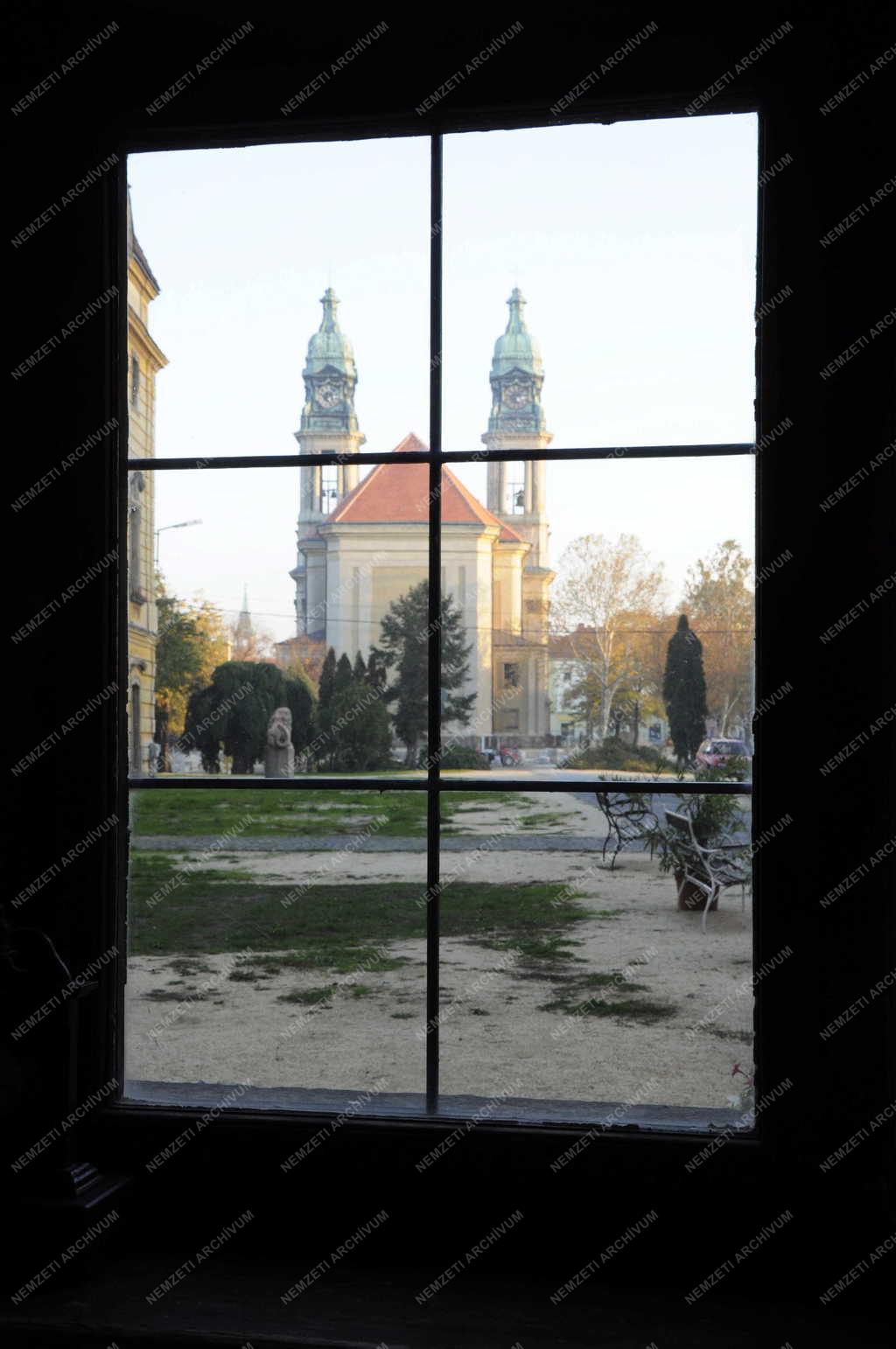 Egyházi épület - Pápa - Római katolikus Nagytemplom 