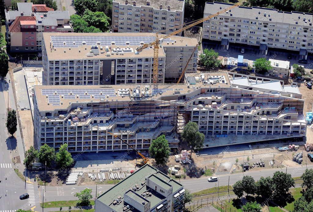 Építőipar - Debrecen - Dóczy Lakópark építése