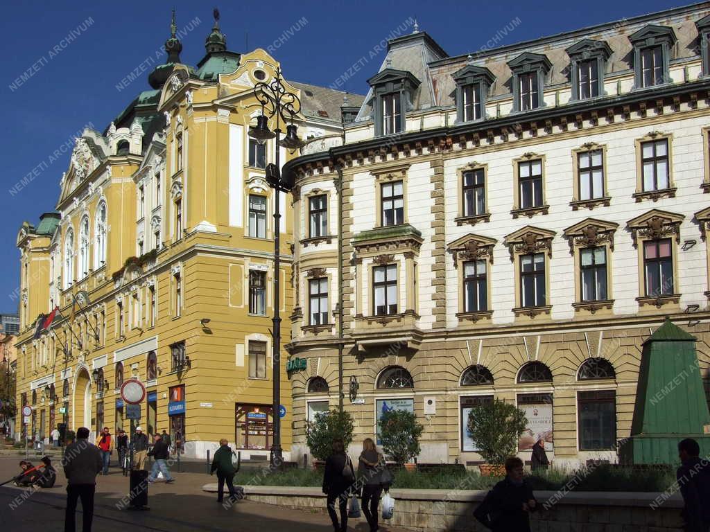 Városkép - Pécs - A Széchenyi tér 