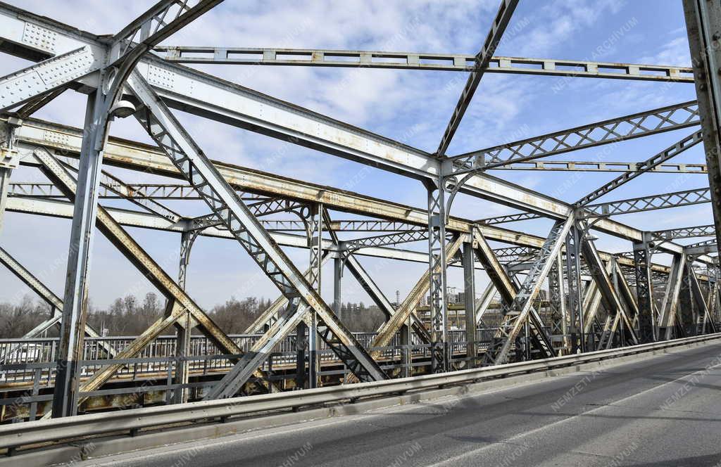 Közlekedés - Budapest - Gubacsi híd