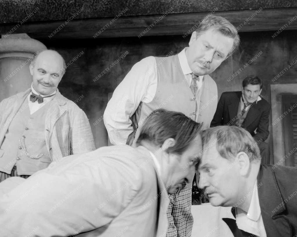 A Nemzeti Színház szeptember 17-én mutatja be Móricz Zsigmond: „Úri muri” c. drámáját. Rendező: Egri István