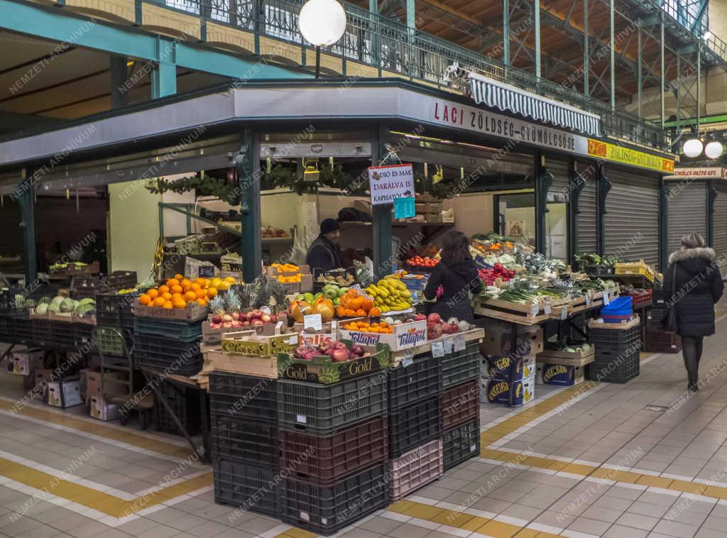 Kereskedelem - Budapest - Hold utcai Vásárcsarnok