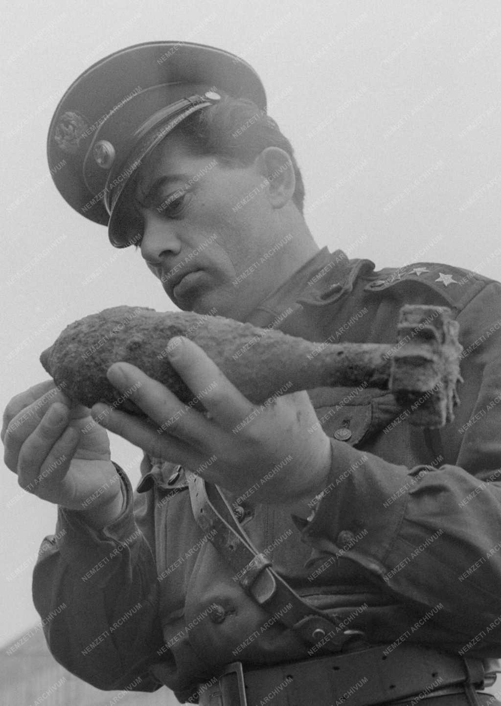 Tűzszerészek - Még mindig találnak fel nem robbant bombát