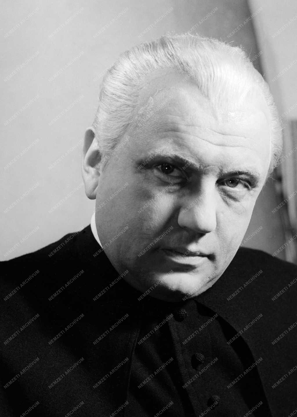 Kultúra - Színház - A tanítónő