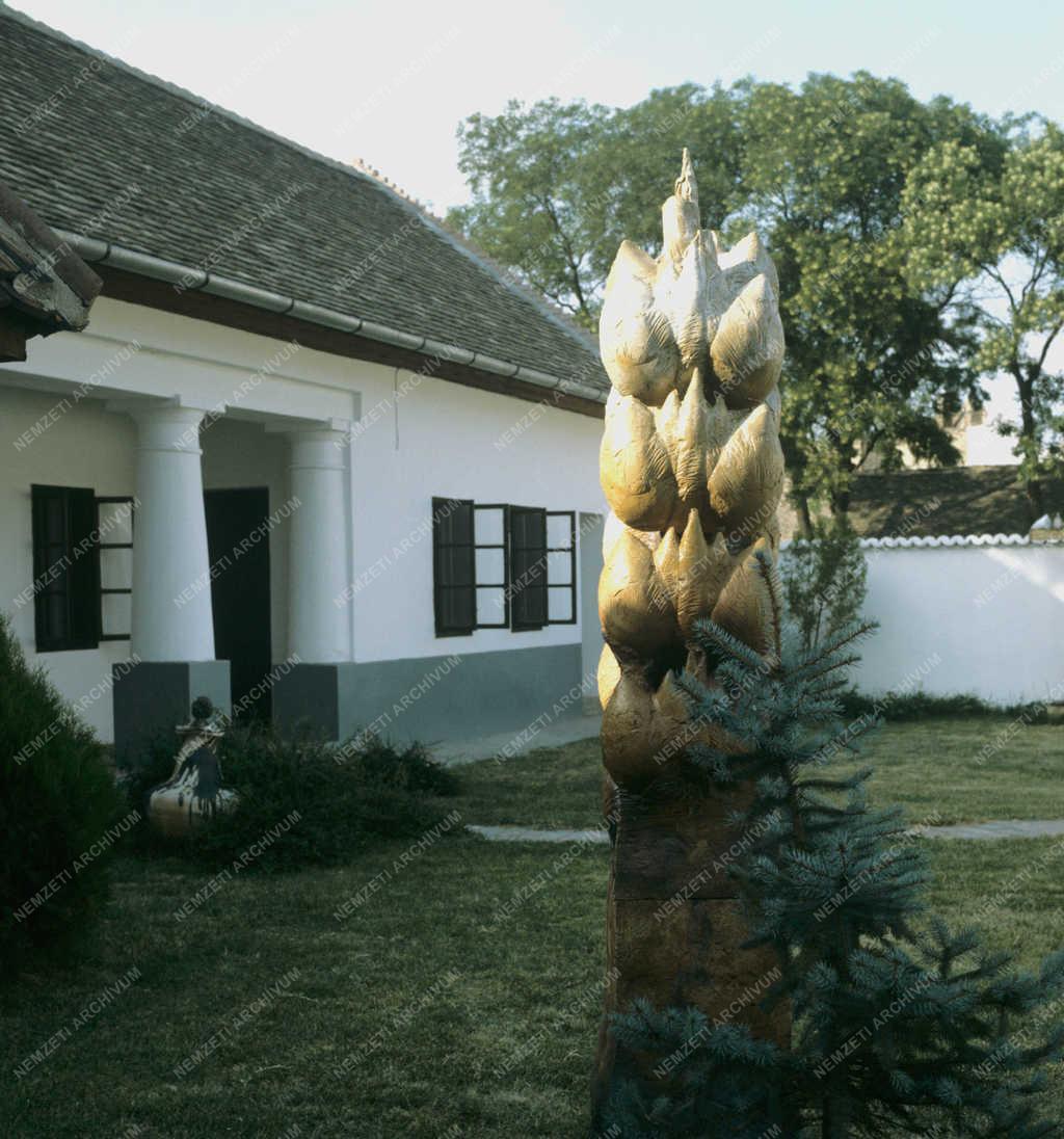 Képzőművészet - Nemzetközi Kerámia Kísérleti Stúdió