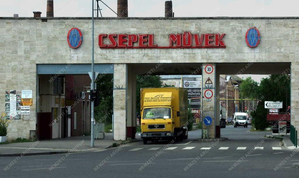 Városkép - Budapest - A Csepel Művek főbejárata