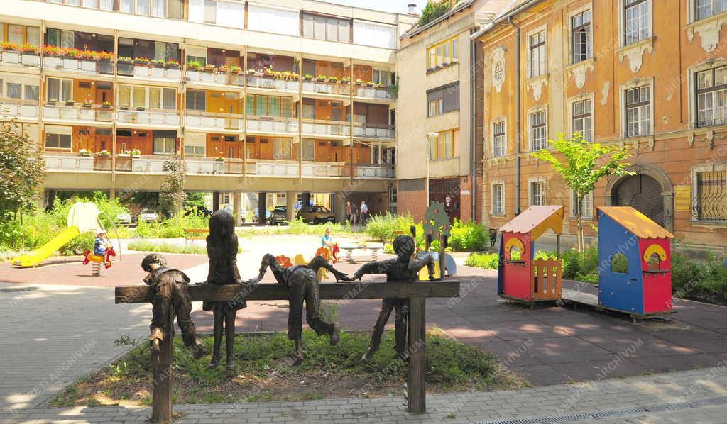 Esztergom - Köztéri szobor