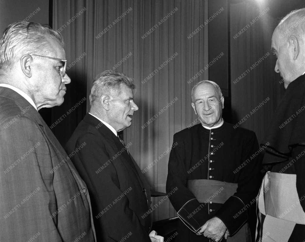 Belpolitika - Egyház - Horváth Alajos nagyprépost eskütétele
