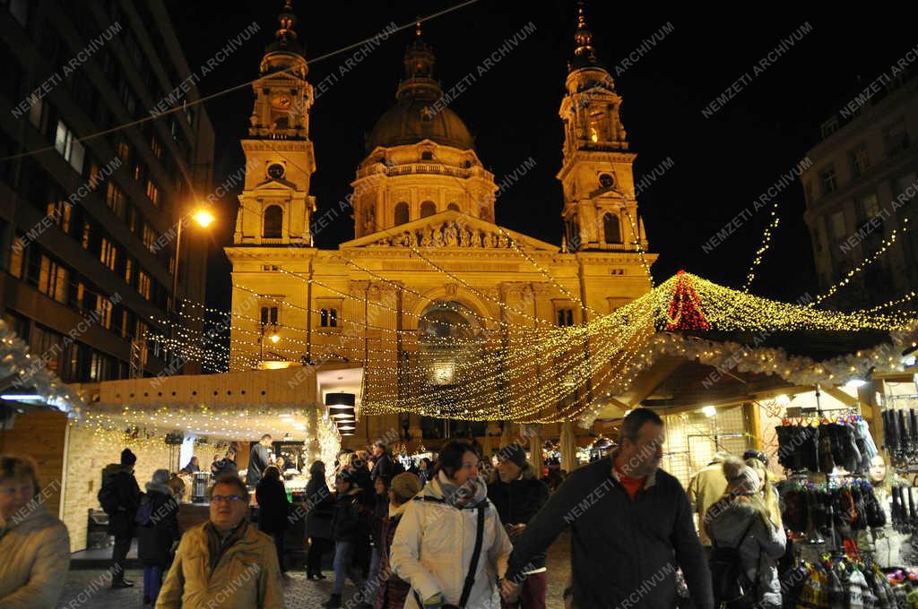 Ünnep - Budapest - Advent a Bazilikánál 