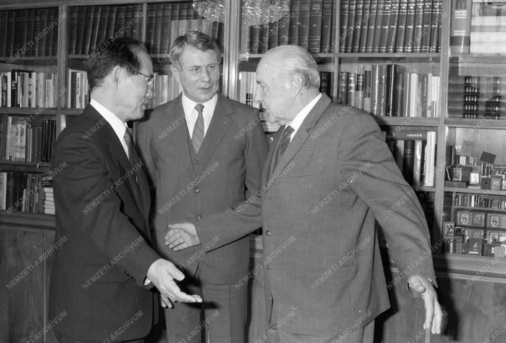 Külkapcsolat - Kádár János fogadta a Koreai Munkapárt KB-titkárát