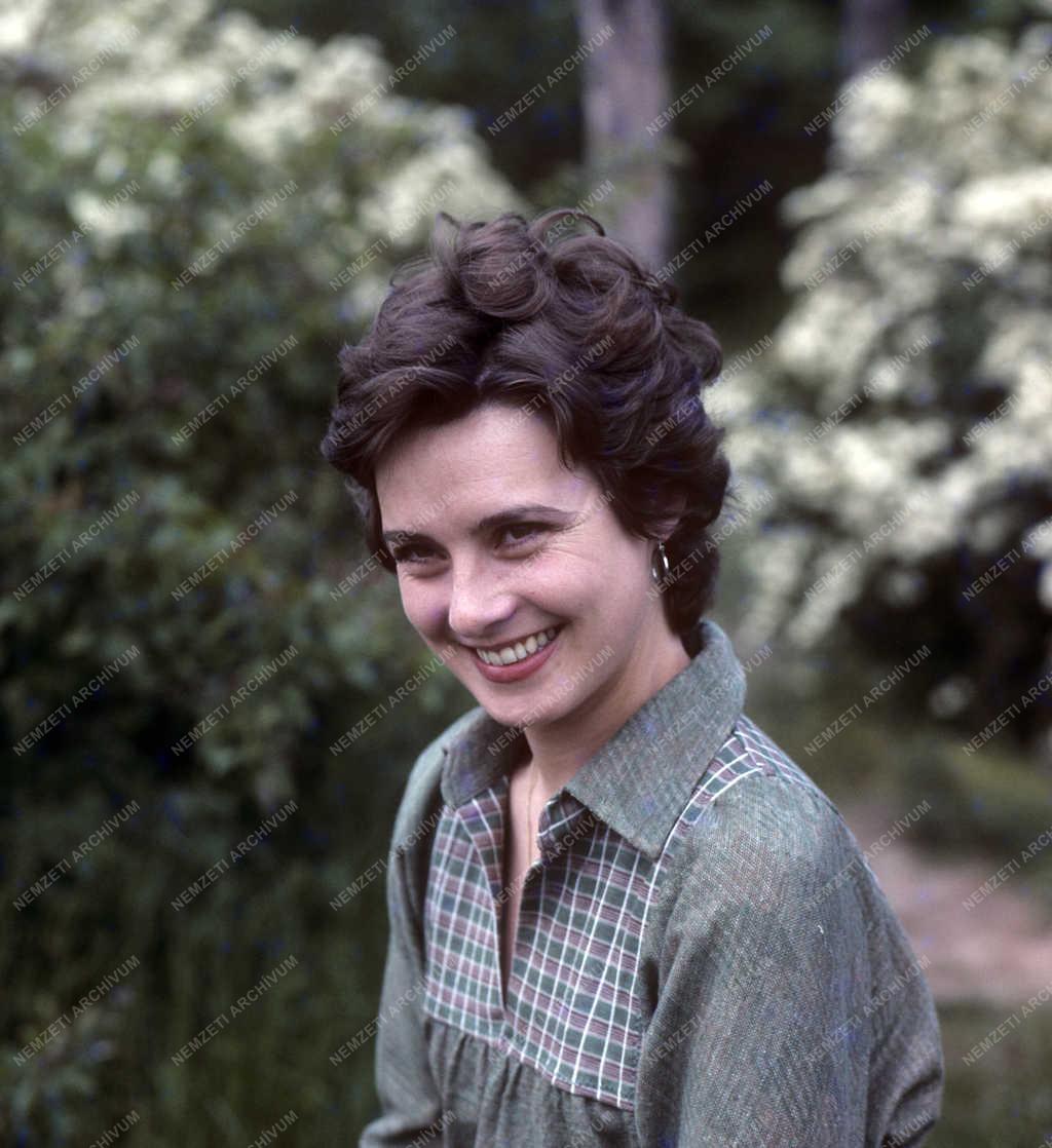 Kultúra - Málnai Zsuzsa színésznő