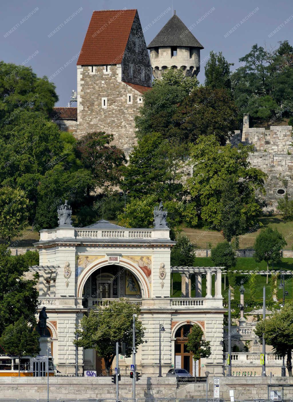 Városkép - Budapest - A Várkert Bazár 