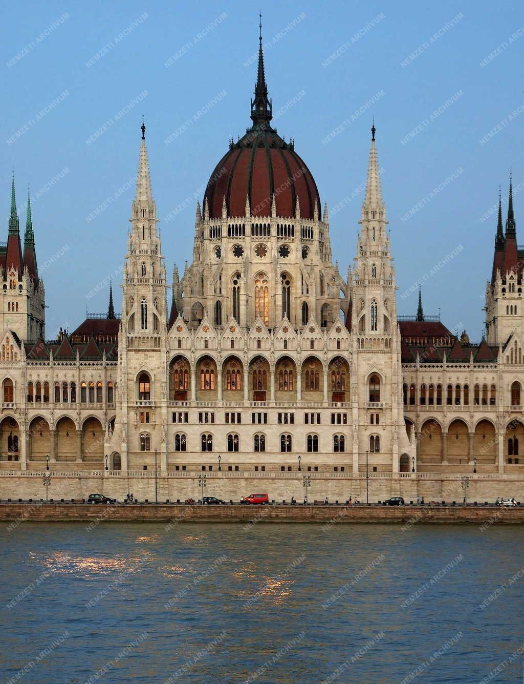 Városkép - Budapest - A Parlament épülete