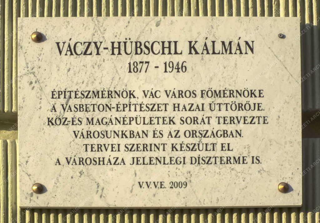 Emléktábla - Vác - Váczy-Hübschl Kálmán emléktáblája