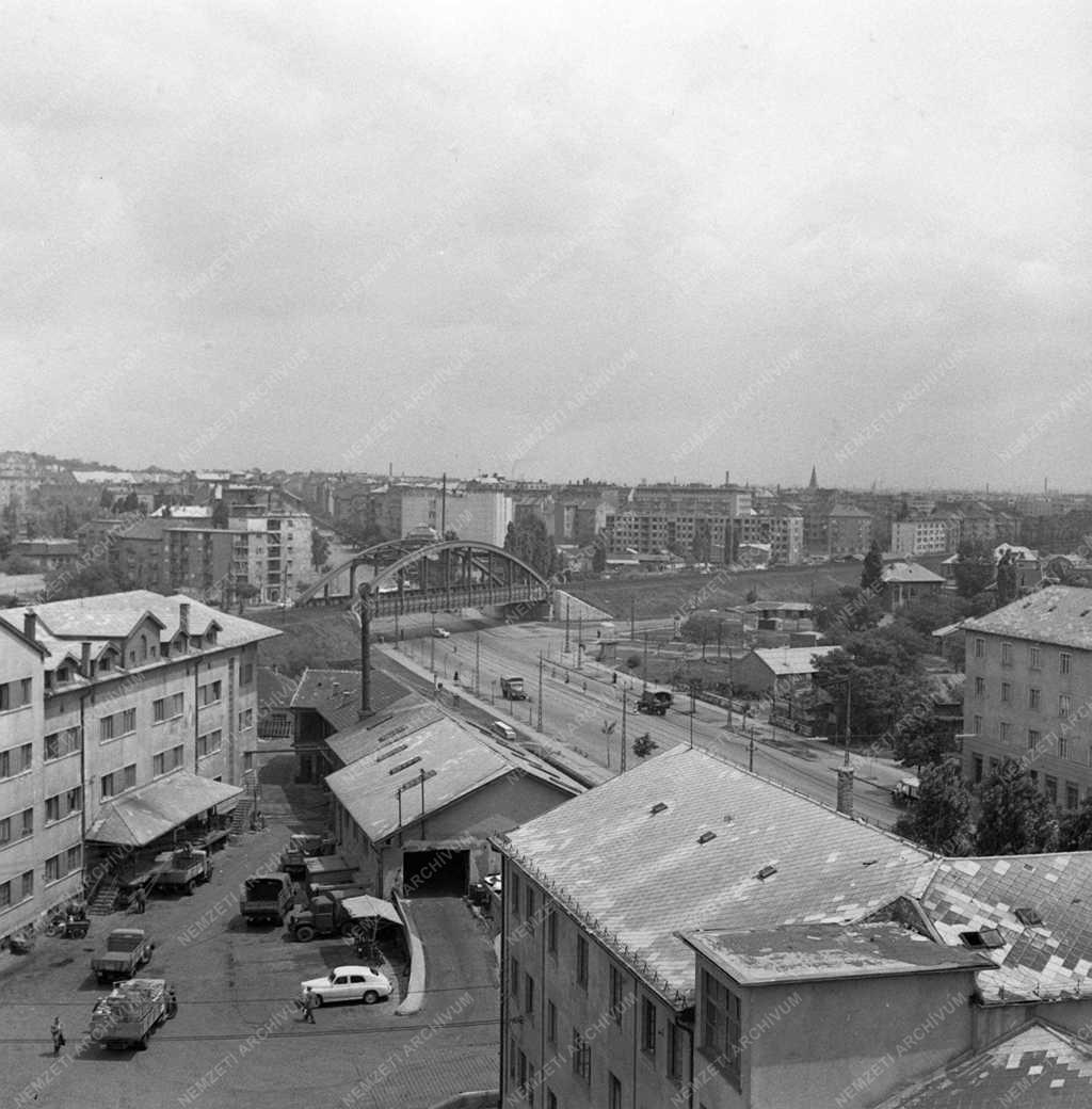 A Tétényi úti vasúti felüljáró