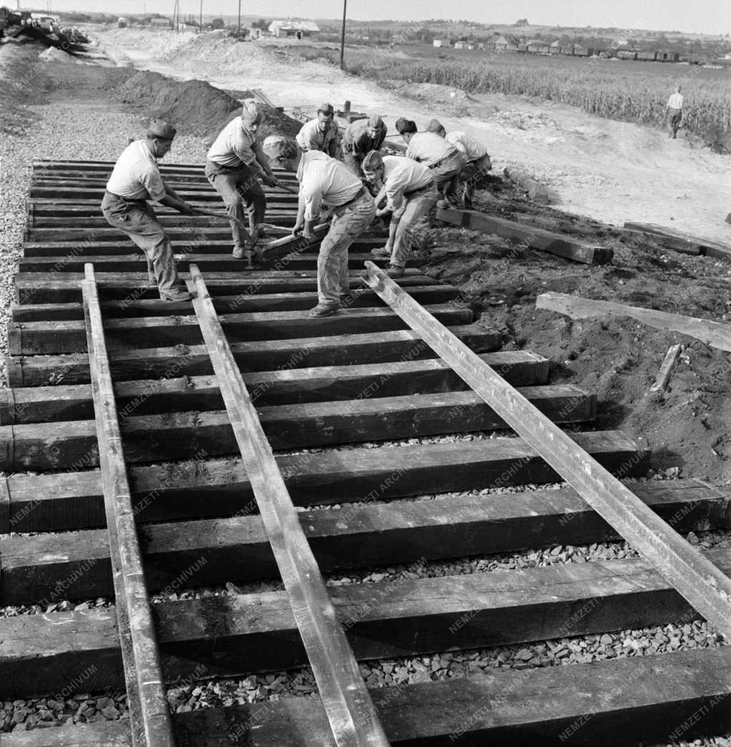 Közlekedés - Vasútépítés - A Magyar Honvédség műszaki alakulata