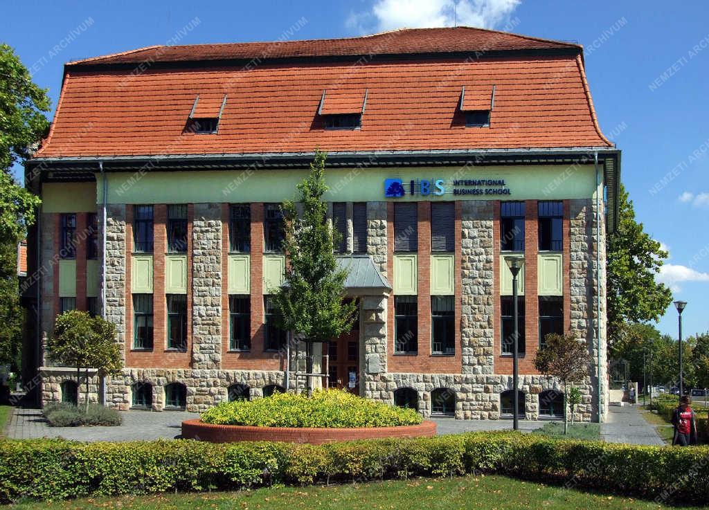 Oktatás - Budapest - Nemzetközi üzlettudományi iskola