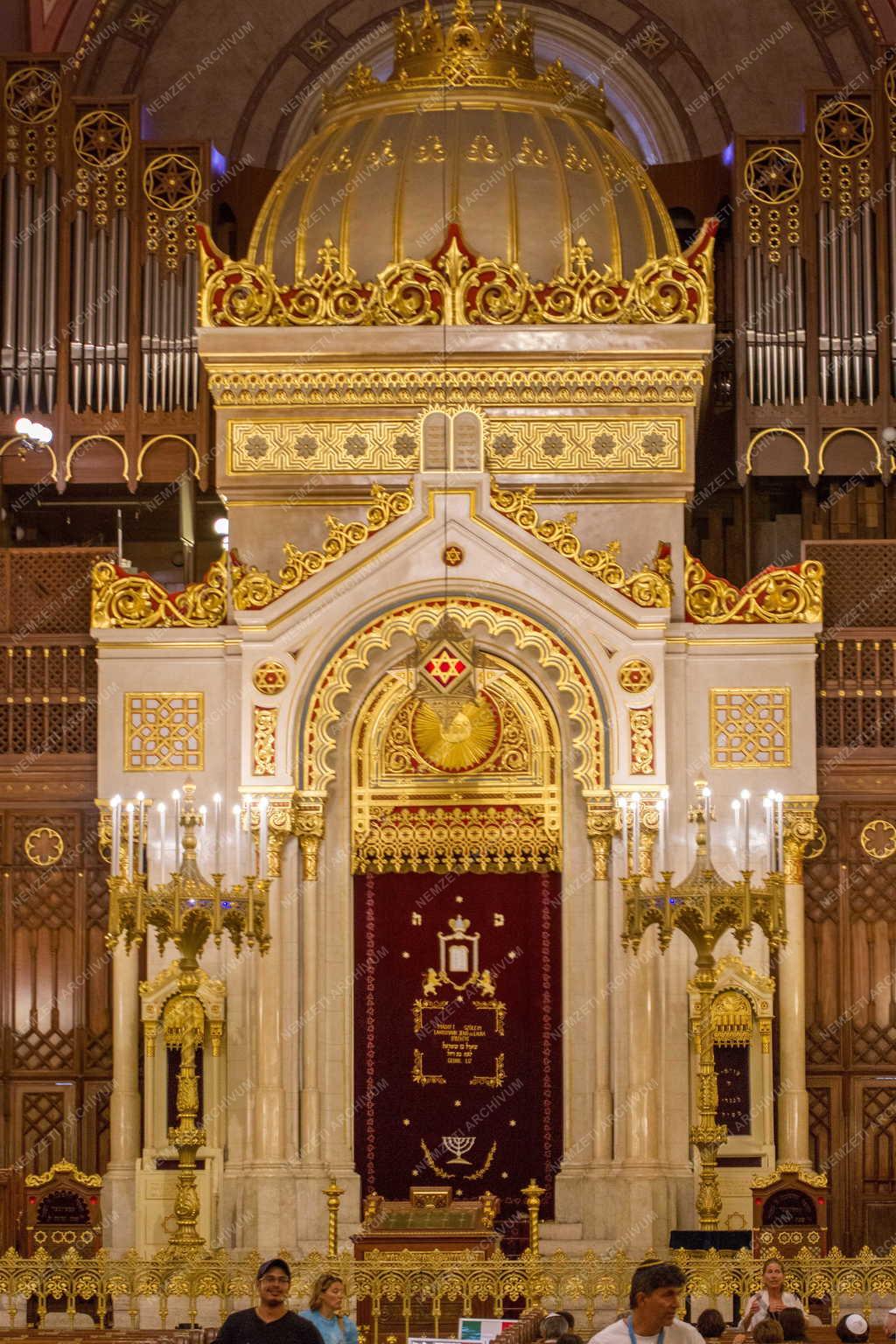 Egyházi épület - Budapest - A Dohány utcai zsinagóga 