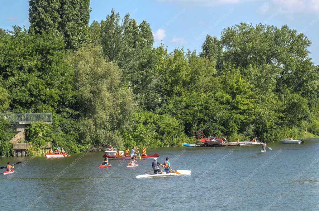 Sport - Budapest - Evezősök a Lágymányosi-öbölben