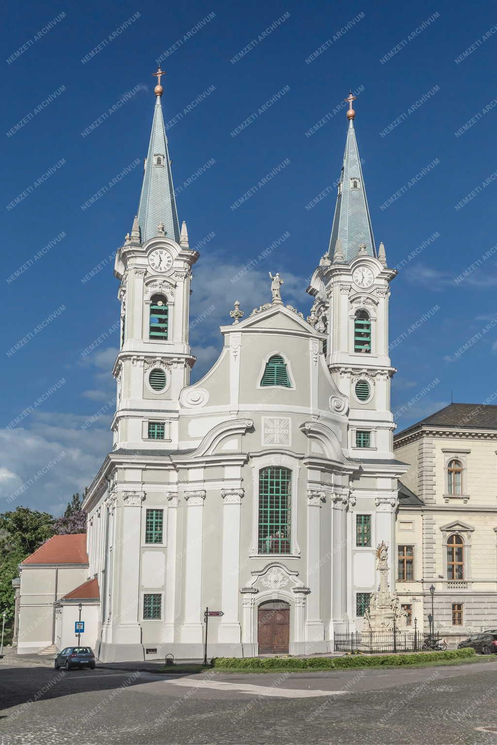 Egyházi épület - Esztergom - Loyolai Szent Ignác-templom