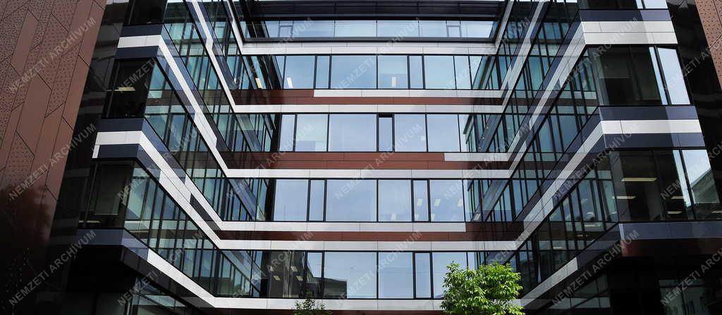 Településfejlesztés - Budapest - Promenade Gardens irodaház