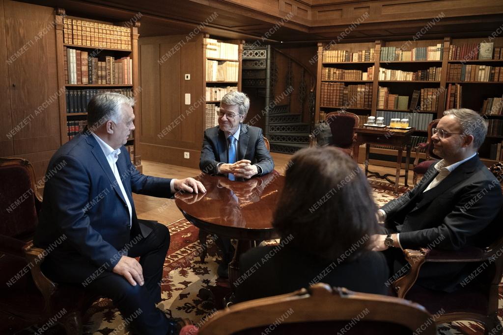 Orbán Viktor fogadta Jeffrey D. Sachs közgazdász professzort