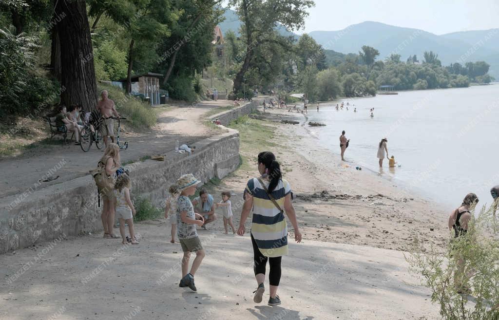 Szabadidő - Zebegény - Dunai strand